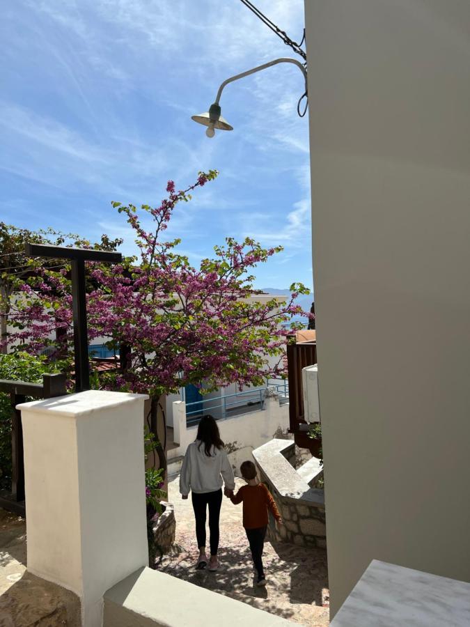 Luca'S Houses Chalki Town 외부 사진