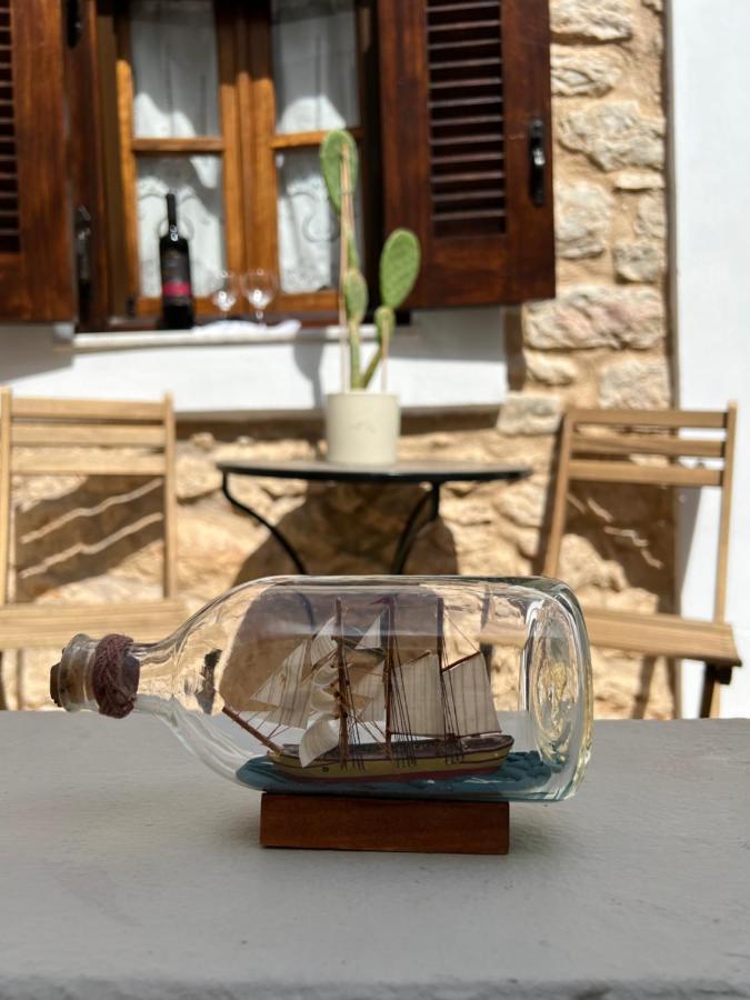 Luca'S Houses Chalki Town 외부 사진